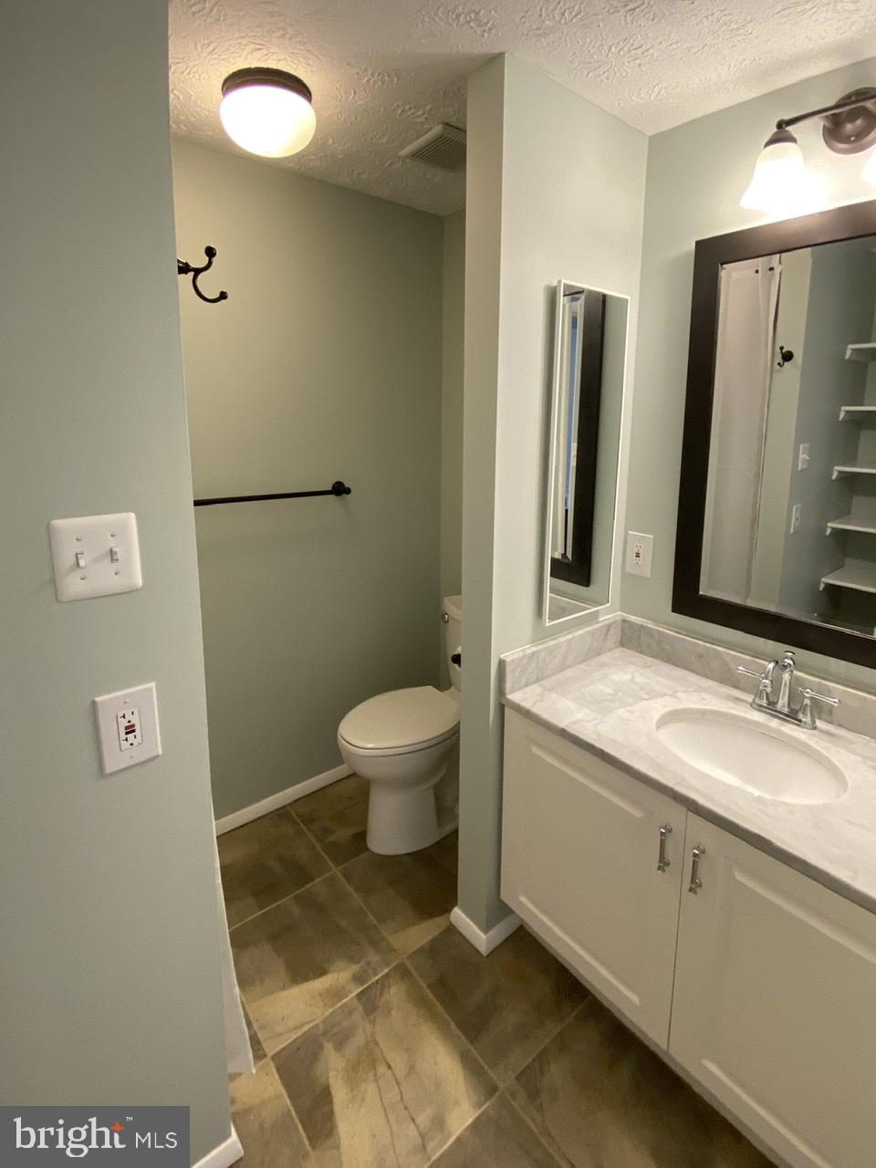 10964 Harpers Square Court Reston, VA 20191 - Photo 19 of 34 Master bathroom
