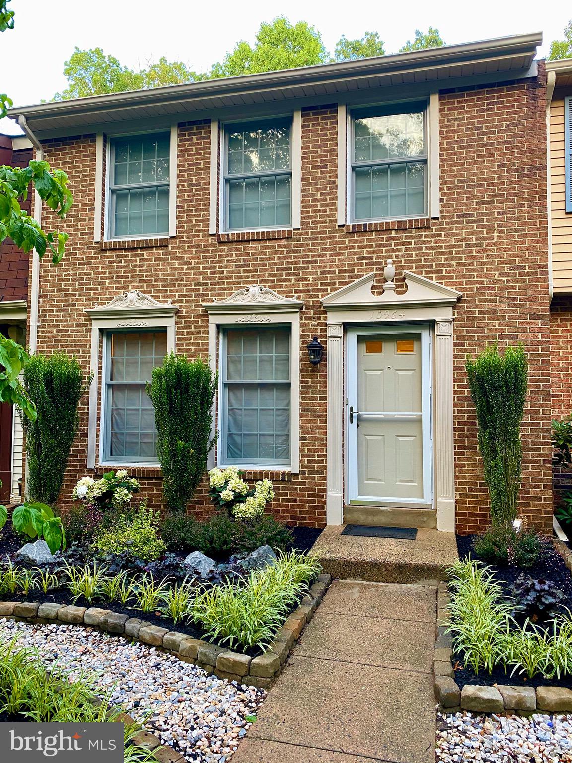 10964 Harpers Square Court Reston, VA 20191 - Photo 3 of 34 Gallery Image 3