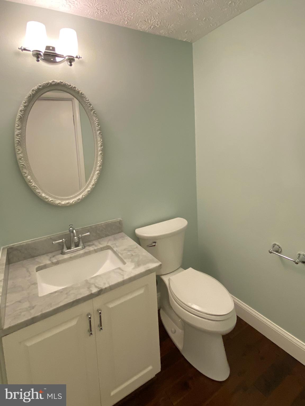 10964 Harpers Square Court Reston, VA 20191 - Photo 6 of 34 Main level powder room