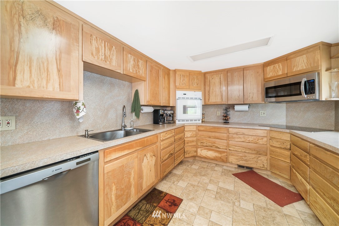 372 Dluhosh Road Onalaska, WA 98570 - Photo 12 of 25 Gallery Image 12