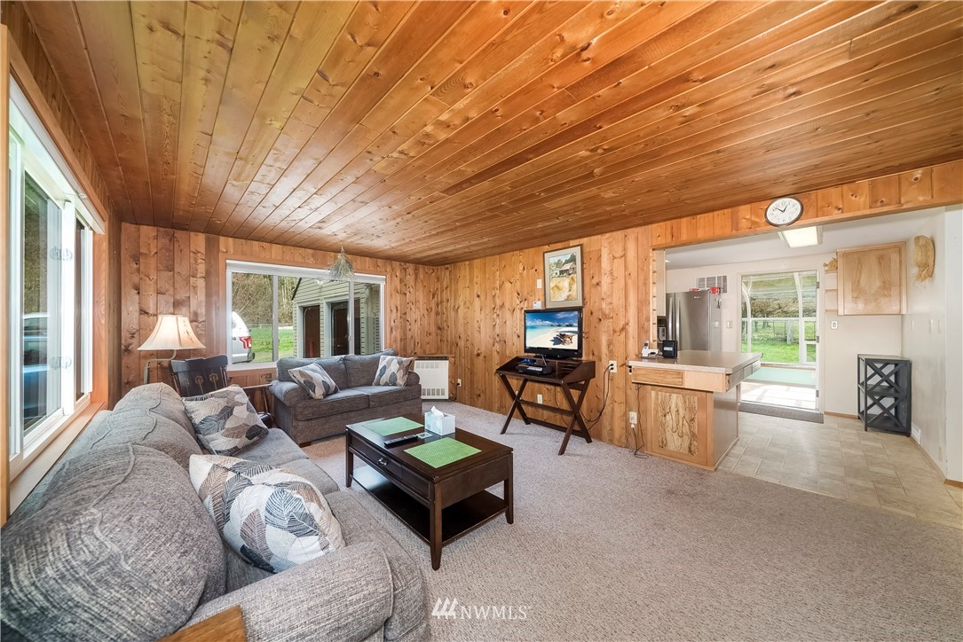 372 Dluhosh Road Onalaska, WA 98570 - Photo 10 of 25 Gallery Image 10