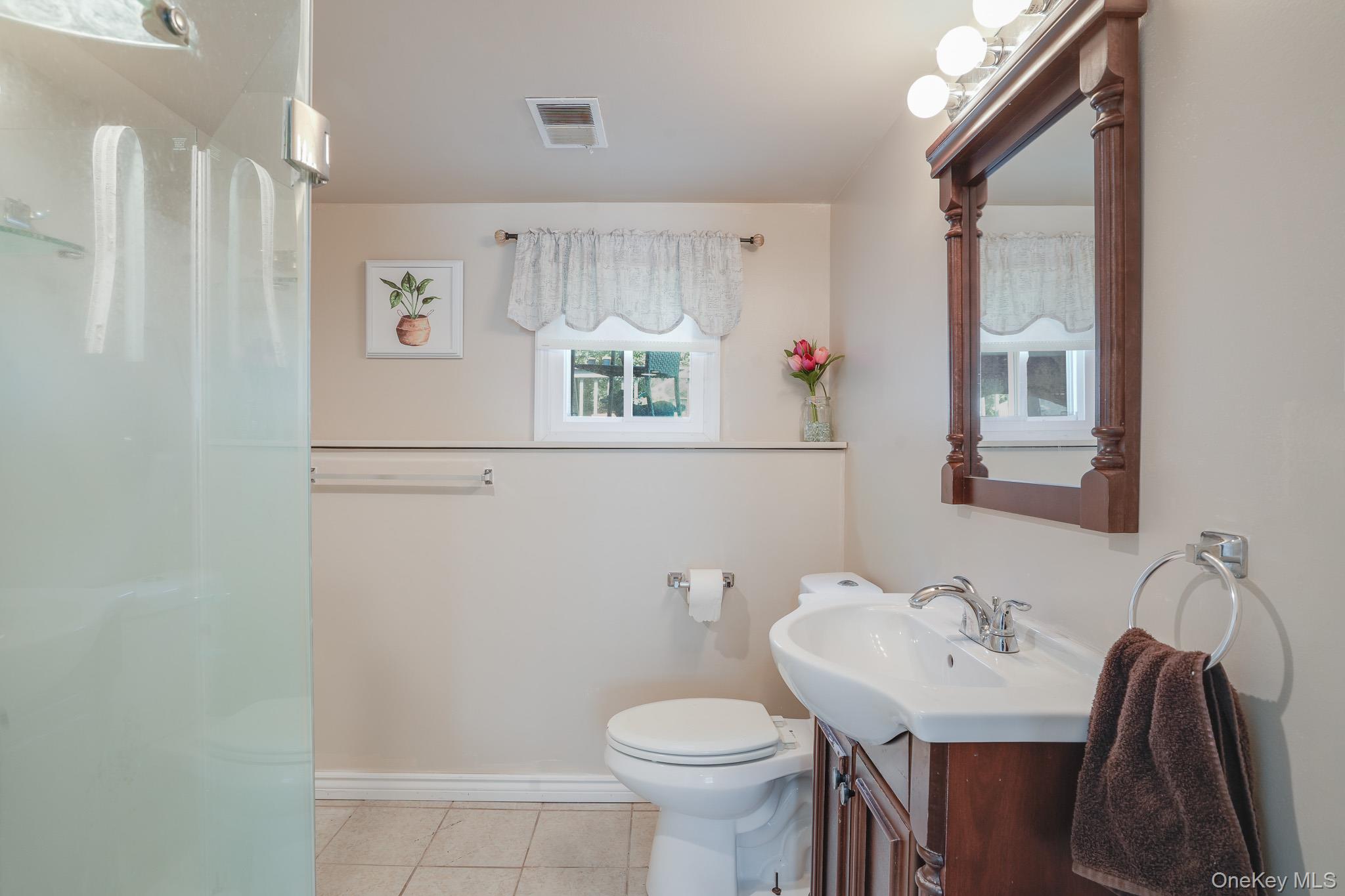 8 Hampton Road Poughkeepsie, NY 12603 - Photo 26 of 39 Gallery Image 26
