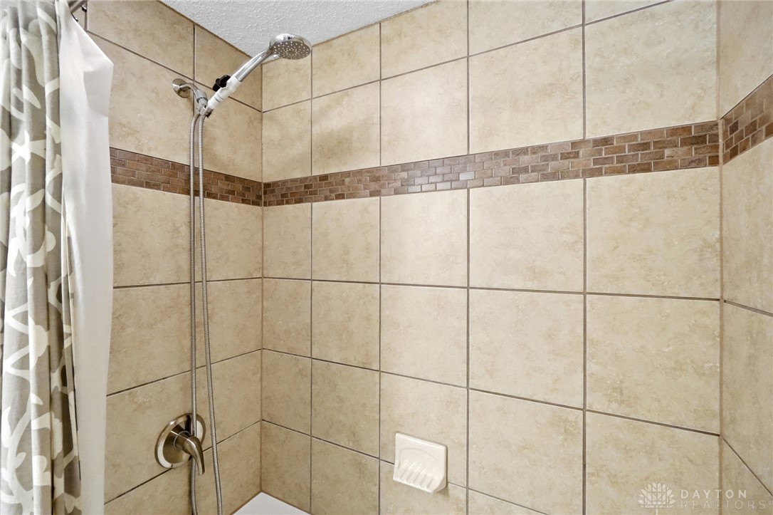 2376 Portage Path Bellbrook, OH 45305 - Photo 35 of 46
