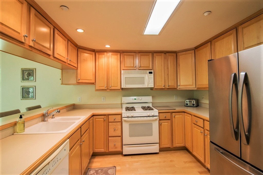 13 Eldon Way, Unit 13 Atkinson, NH 03811 - Photo 3 of 17 Gallery Image 3