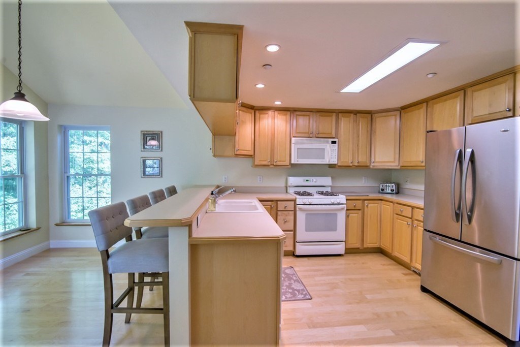 13 Eldon Way, Unit 13 Atkinson, NH 03811 - Photo 4 of 17 Gallery Image 4