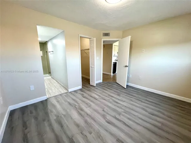 $2,300 | Hialeah, Hialeah, FL 33012