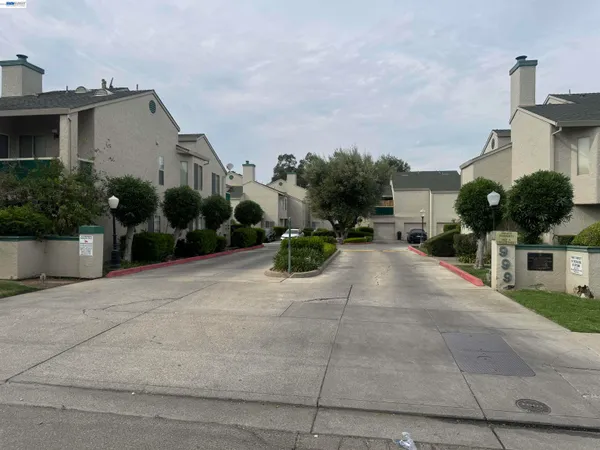 $255,000 | 999 Porter Avenue, Unit 30, Stockton, CA 95207