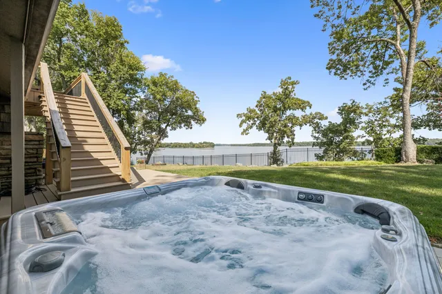 $2,099,000 | 220 Waterview Drive, Hendersonville, TN 37075