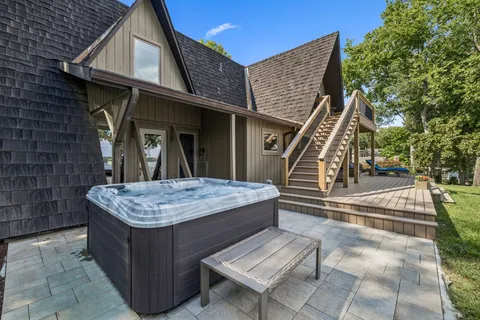 $2,099,000 | 220 Waterview Drive, Hendersonville, TN 37075