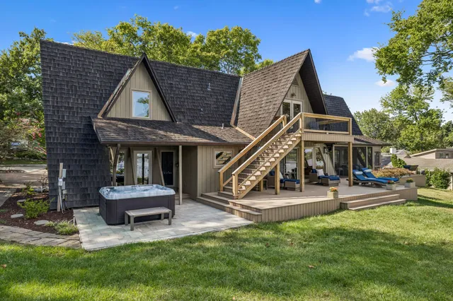 $2,099,000 | 220 Waterview Drive, Hendersonville, TN 37075