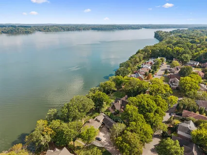 $2,099,000 | 220 Waterview Drive, Hendersonville, TN 37075
