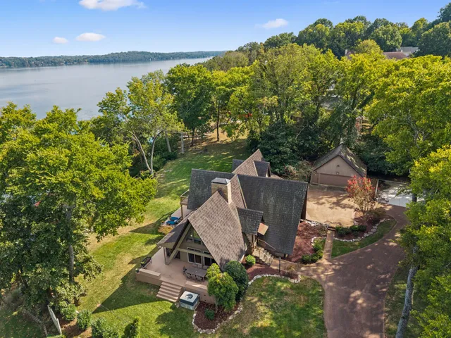 $2,099,000 | 220 Waterview Drive, Hendersonville, TN 37075