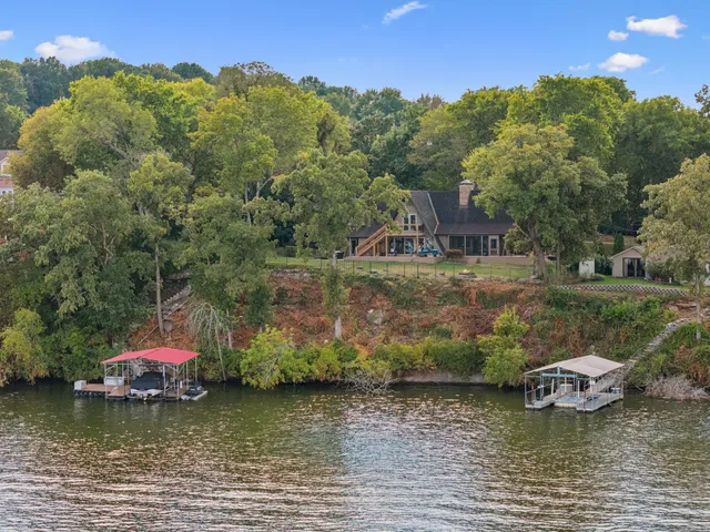$2,099,000 | 220 Waterview Drive, Hendersonville, TN 37075