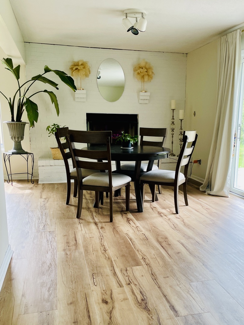 120 Grandin Road Morris, IL 60450 - Photo 15 of 28 a view of a dining room with furniture and wooden floor