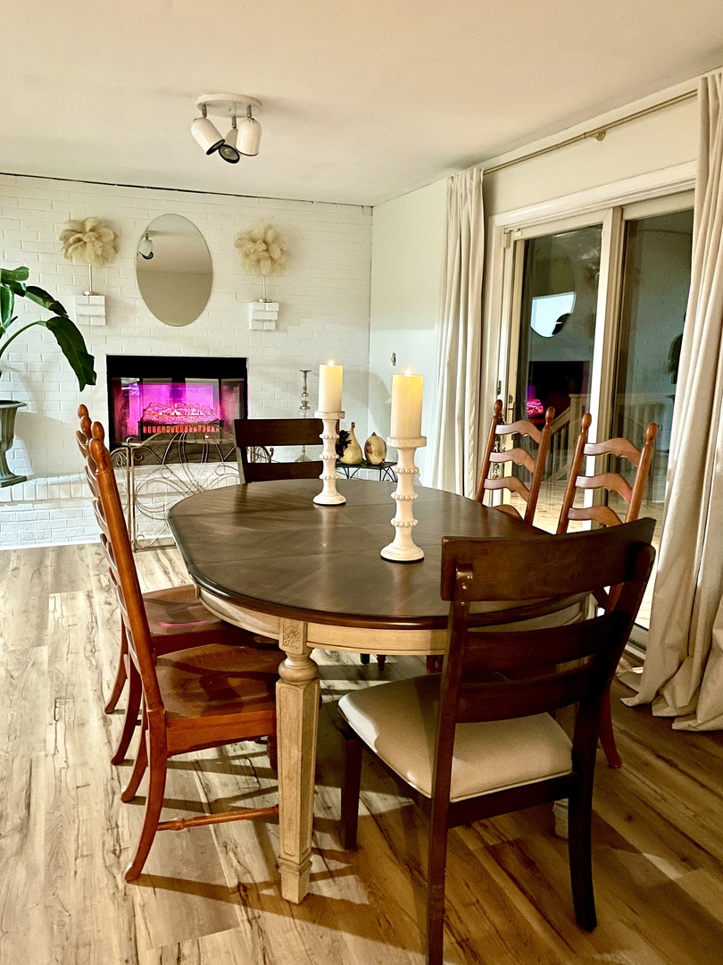120 Grandin Road Morris, IL 60450 - Photo 16 of 28 a view of a dining room with furniture
