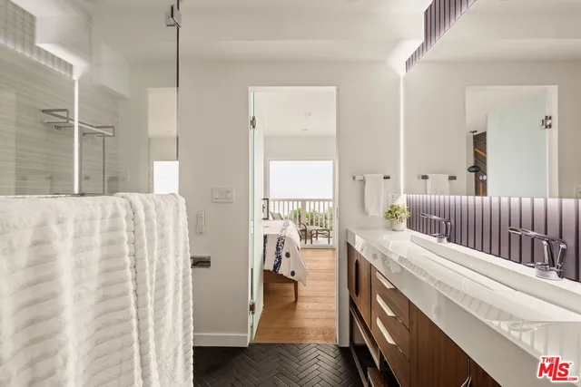 $1,700,000 | 11918 Whitewater Lane, Malibu, CA 90265