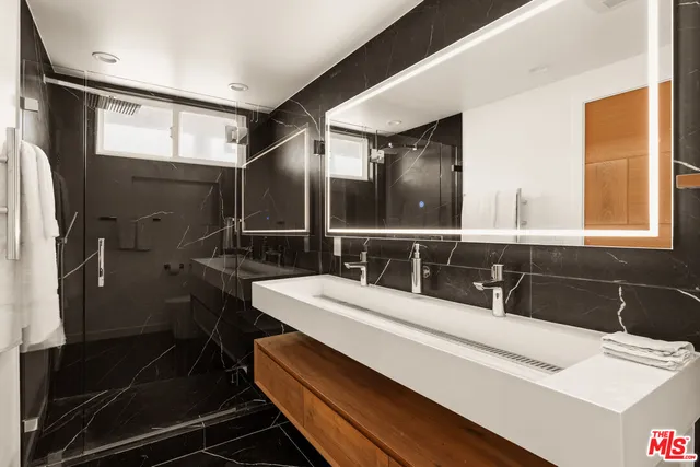 $1,700,000 | 11918 Whitewater Lane, Malibu, CA 90265