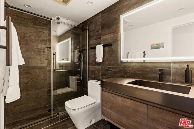 $1,700,000 | 11918 Whitewater Lane, Malibu, CA 90265