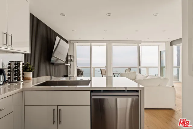 $1,700,000 | 11918 Whitewater Lane, Malibu, CA 90265