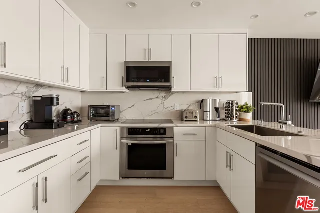 $1,700,000 | 11918 Whitewater Lane, Malibu, CA 90265