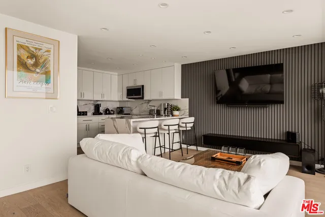 $1,700,000 | 11918 Whitewater Lane, Malibu, CA 90265