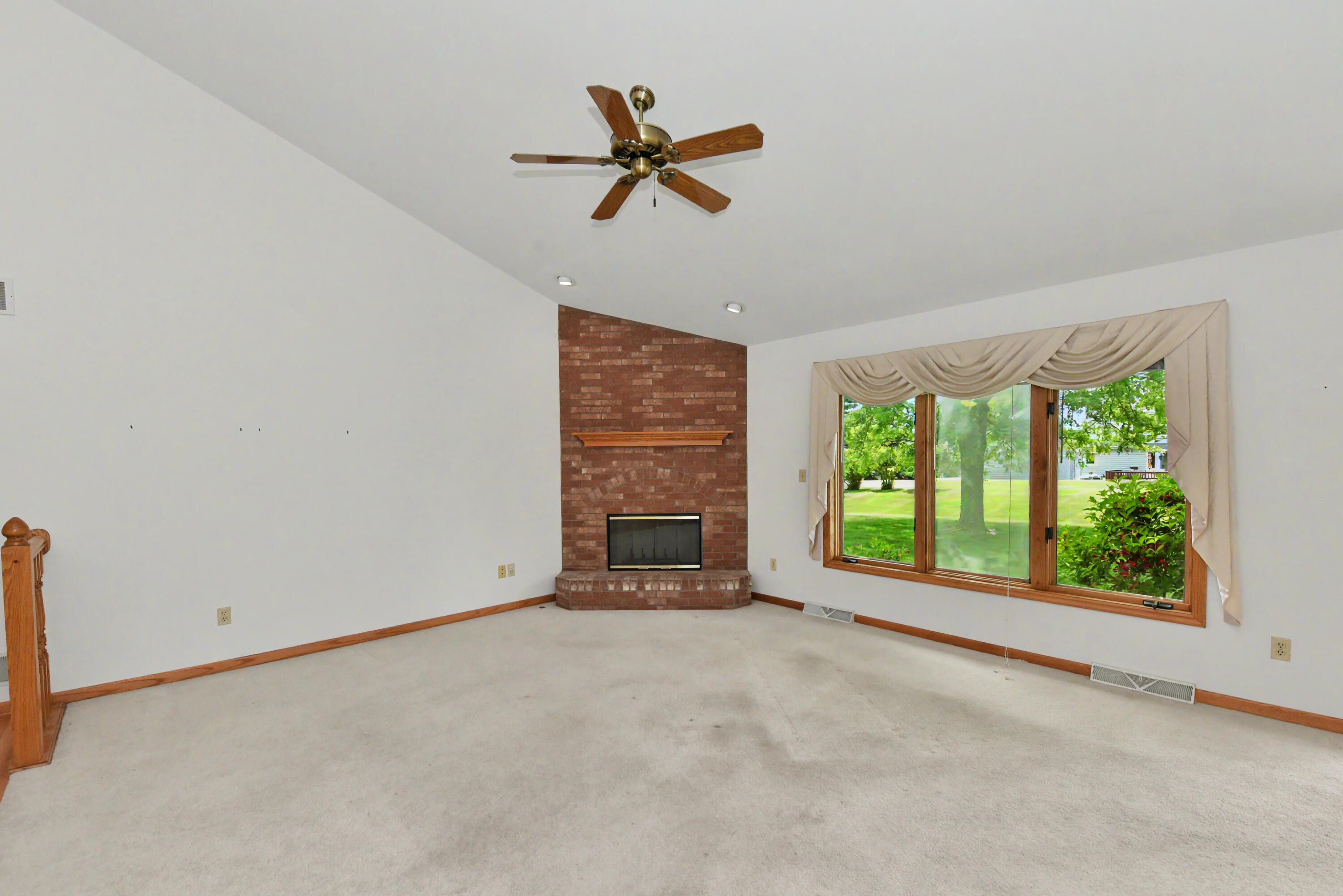 N22W26761 Shooting Star Road Pewaukee, WI 53072 - Photo 8 of 47 DSC_8196