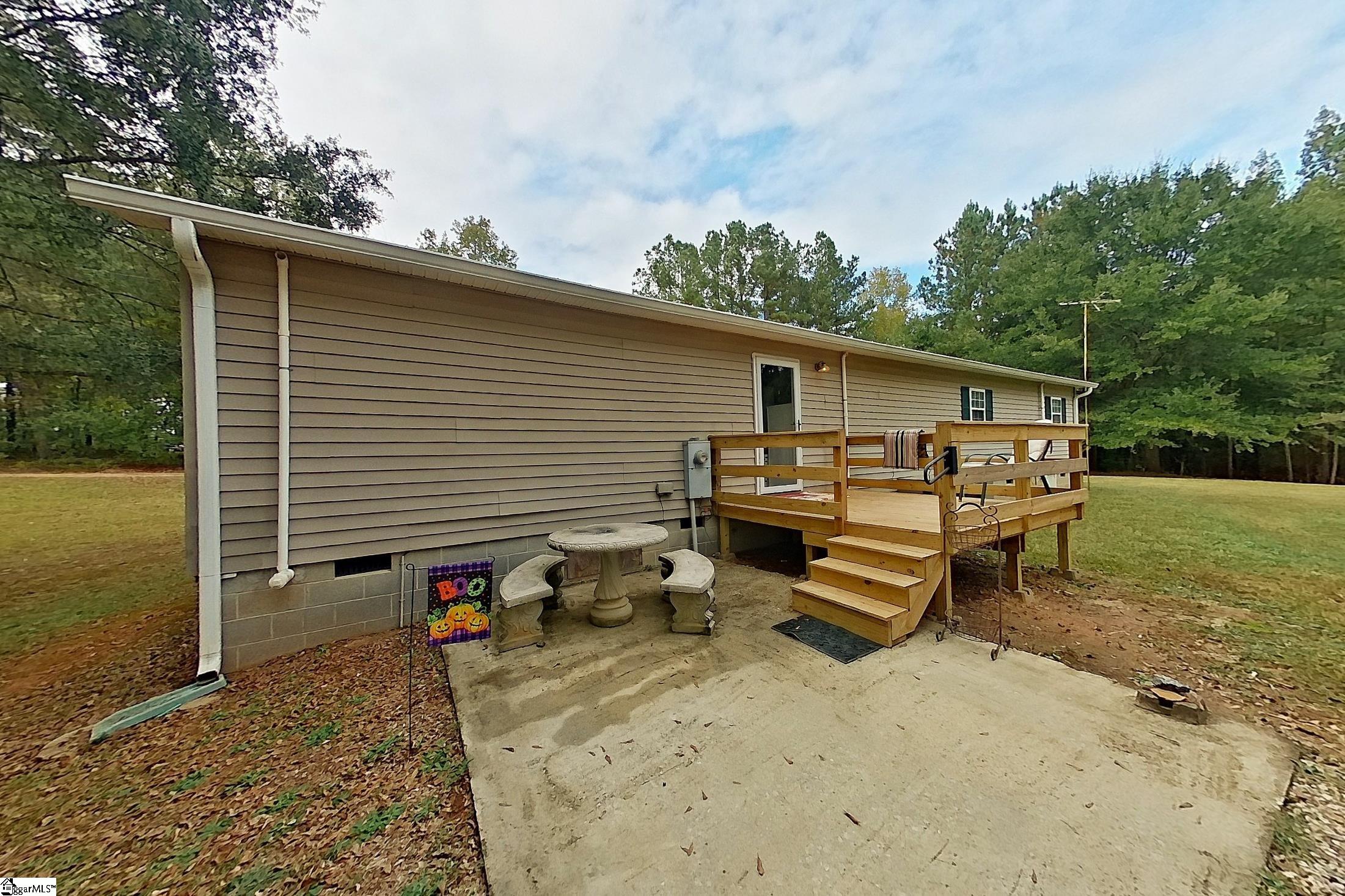 240 Arnold Road Woodruff, SC 29388 - Photo 4 of 18 Gallery Image 4