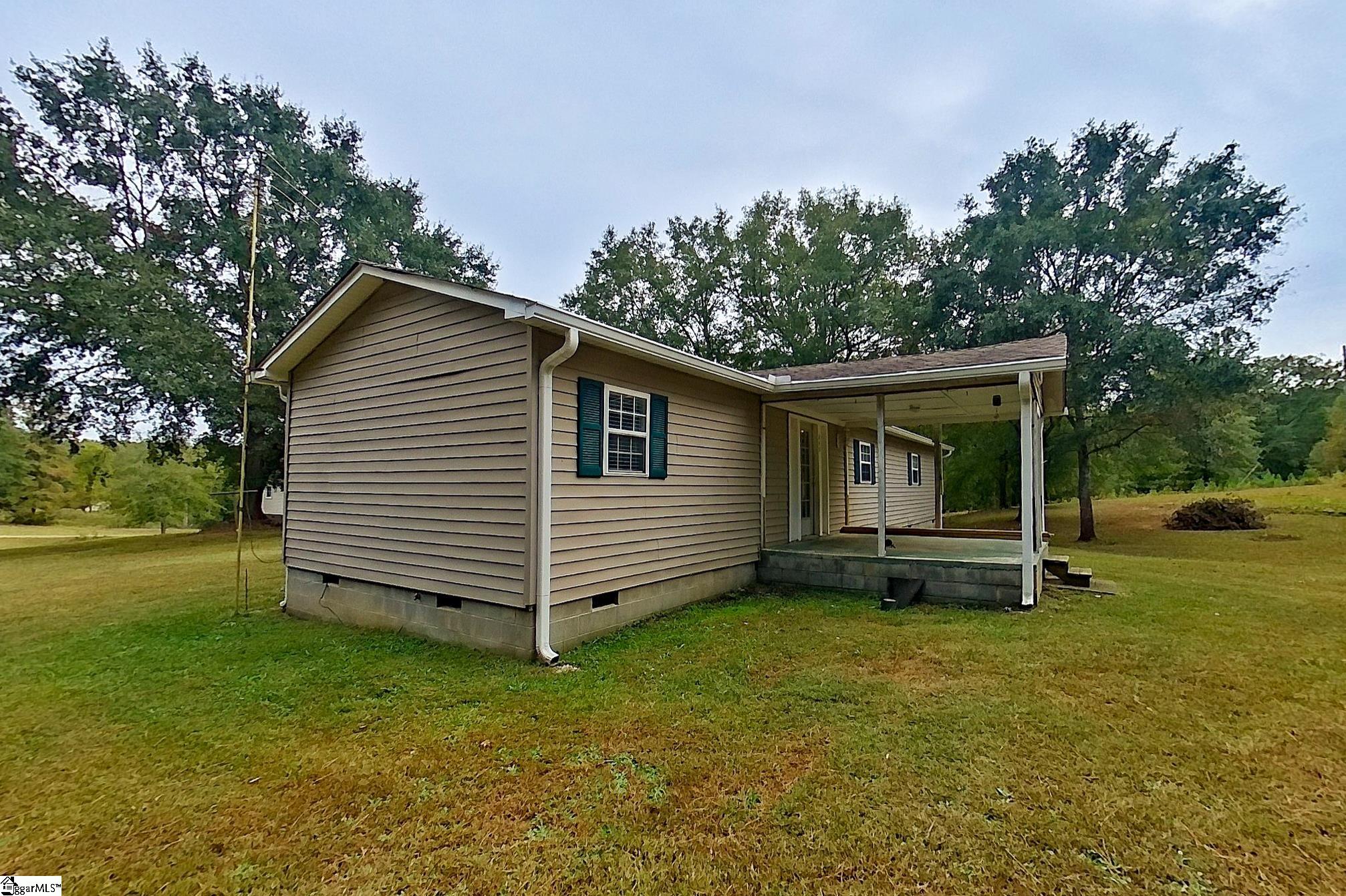 240 Arnold Road Woodruff, SC 29388 - Photo 5 of 18 Gallery Image 5