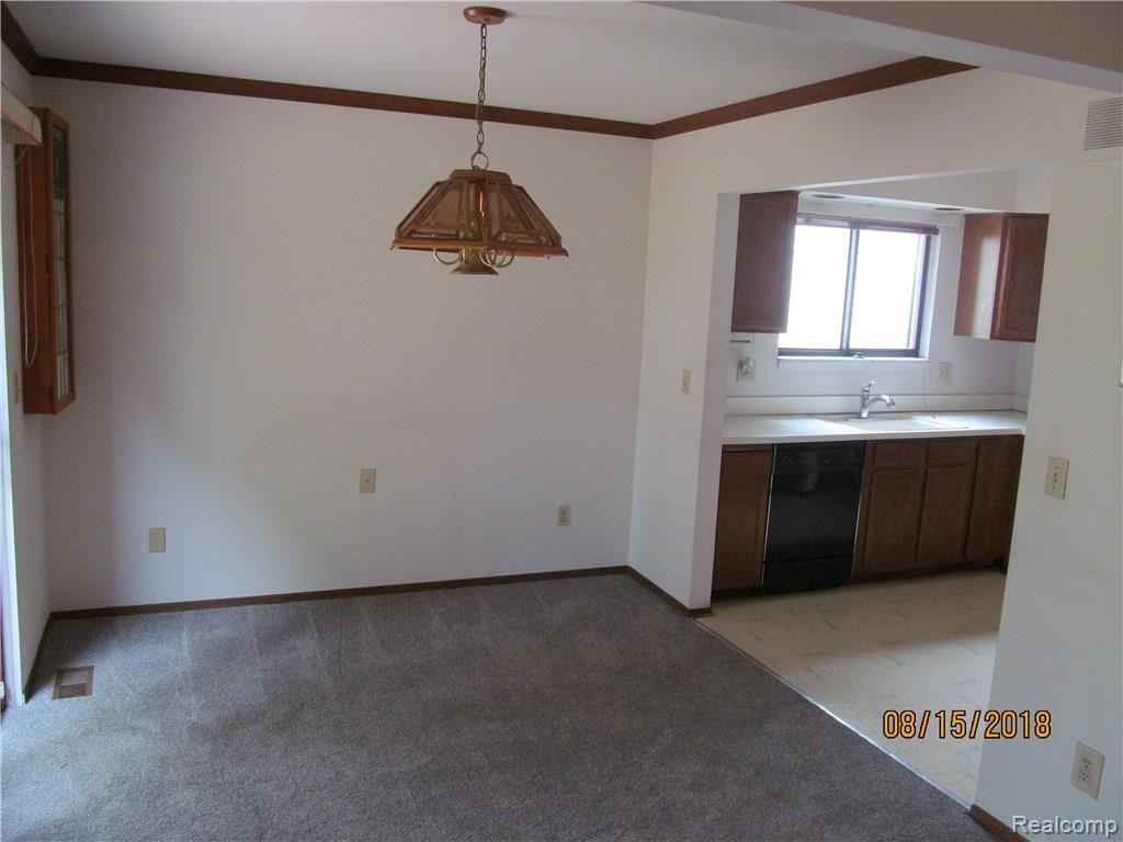 5241 Peekskill Drive Sterling Heights, MI 48310 - Photo 6 of 22 IMG_3054.JPG
