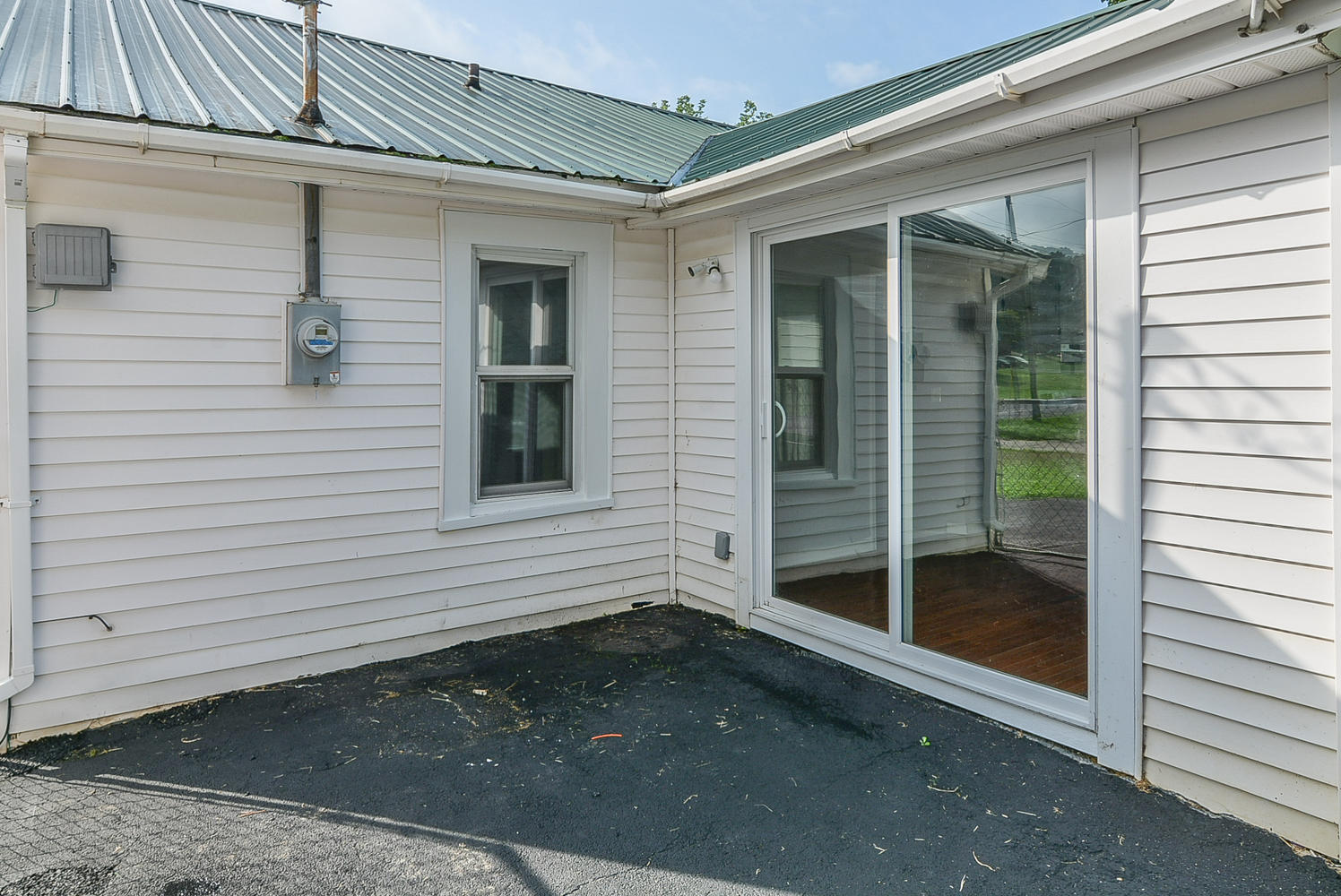 1601 Stratford Road Kingsport, TN 37664 - Photo 29 of 34 1601 Stratford patio