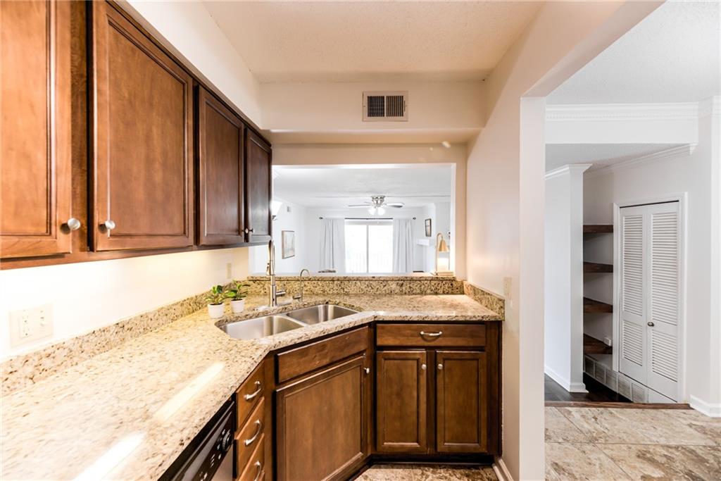 3602 Gillham Road, Unit 4 Kansas City, MO 64111 - Photo 12 of 27