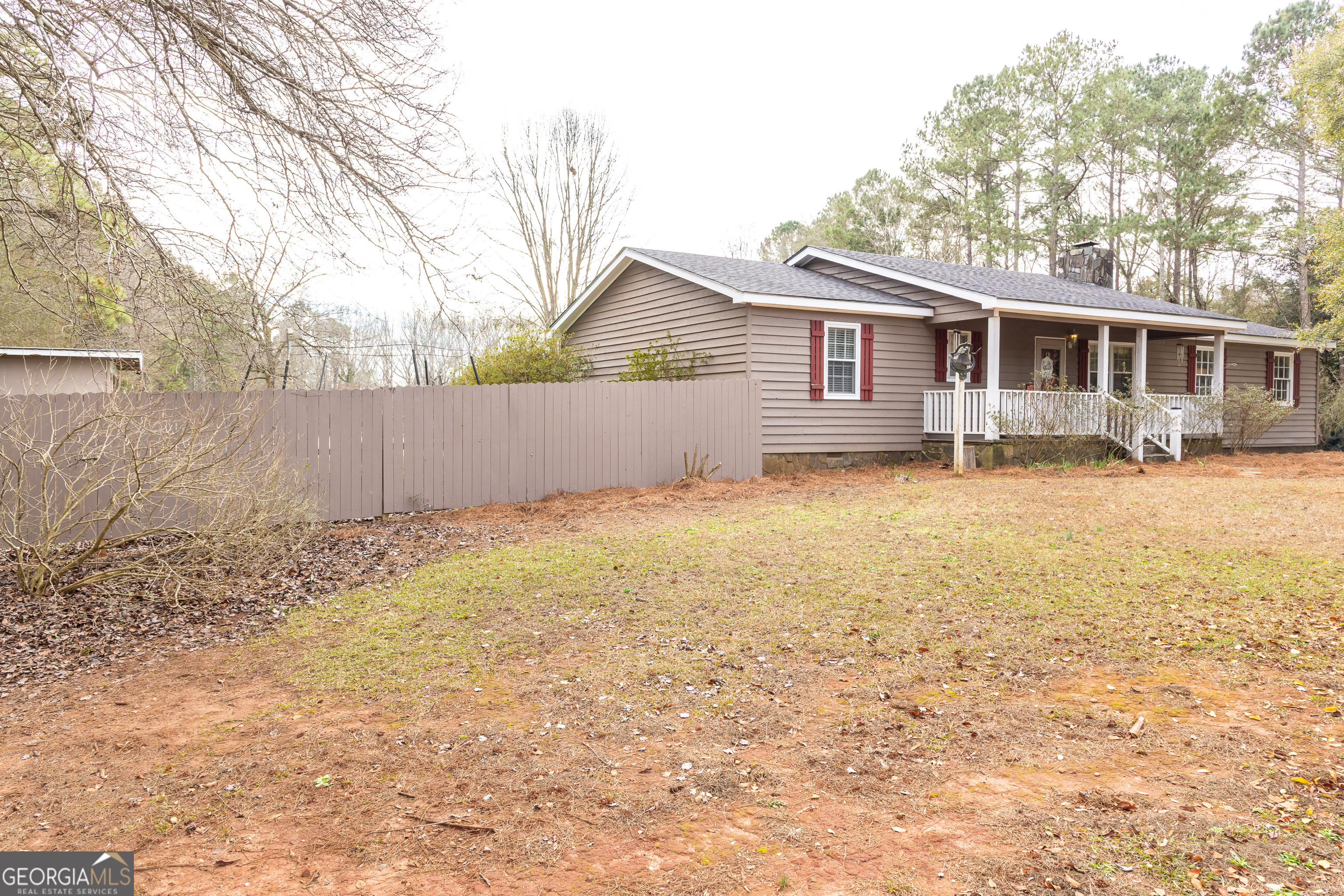 202 Daniel Road Thomaston, GA 30286 - Photo 58 of 112 a backyard of a house