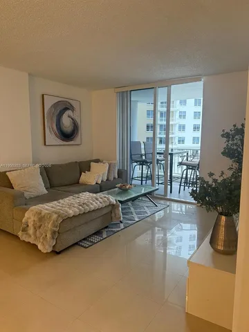 $4,600 | 701 Brickell Key Boulevard, Unit 1105, Miami, FL 33131