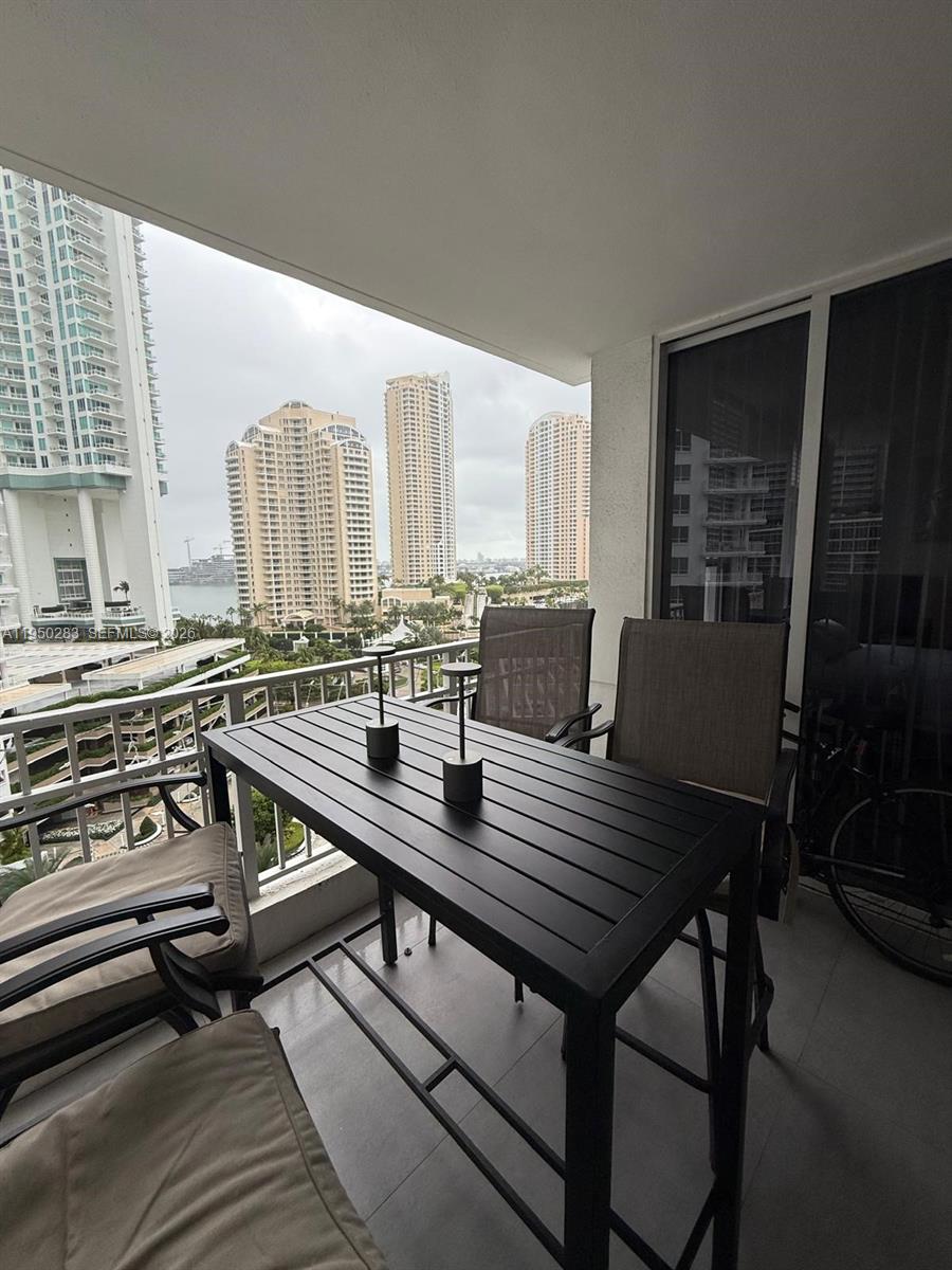 701 Brickell Key Boulevard, Unit 1105 Miami, FL 33131 - Photo 9 of 21