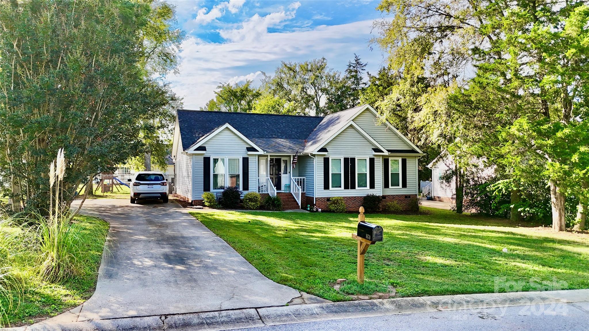 1670 Amanda Lane Rock Hill, SC 29730 - Photo 3 of 32 Gallery Image 3