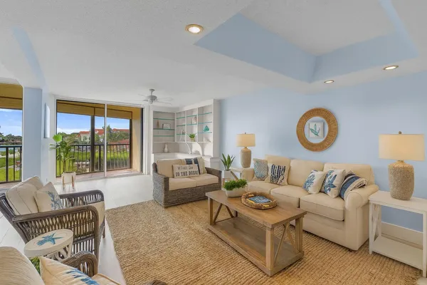 $2,700 | 7020 Half Moon Circle, Unit 205, Hypoluxo, FL 33462