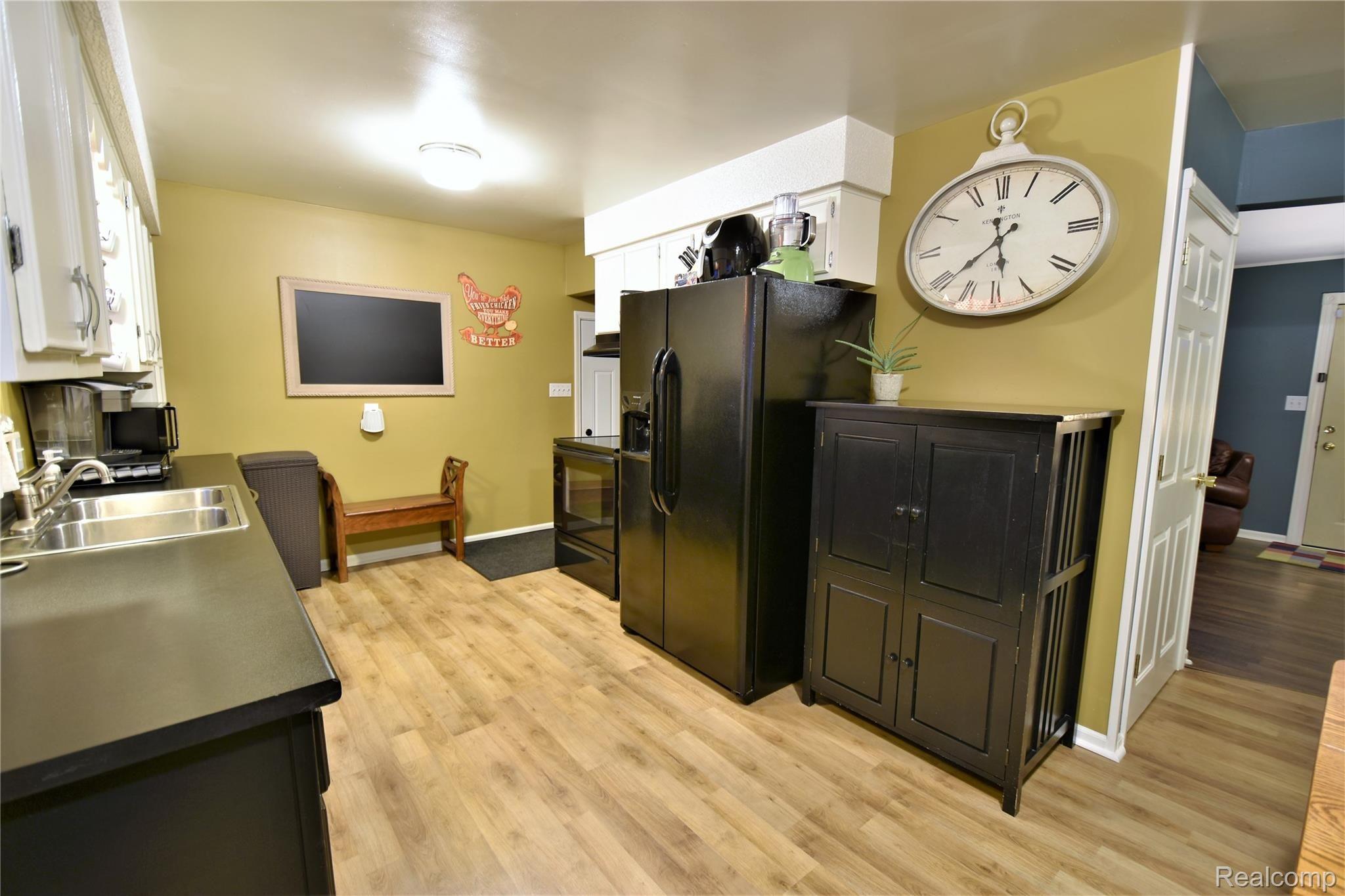 10425 East Potter Road Davison, MI 48423 - Photo 10 of 30 DSC_2391.JPG
