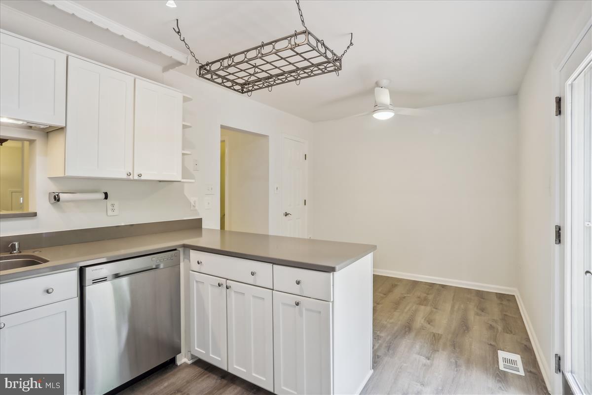 18 Kinsman View Circle Silver Spring, MD 20901 - Photo 12 of 58