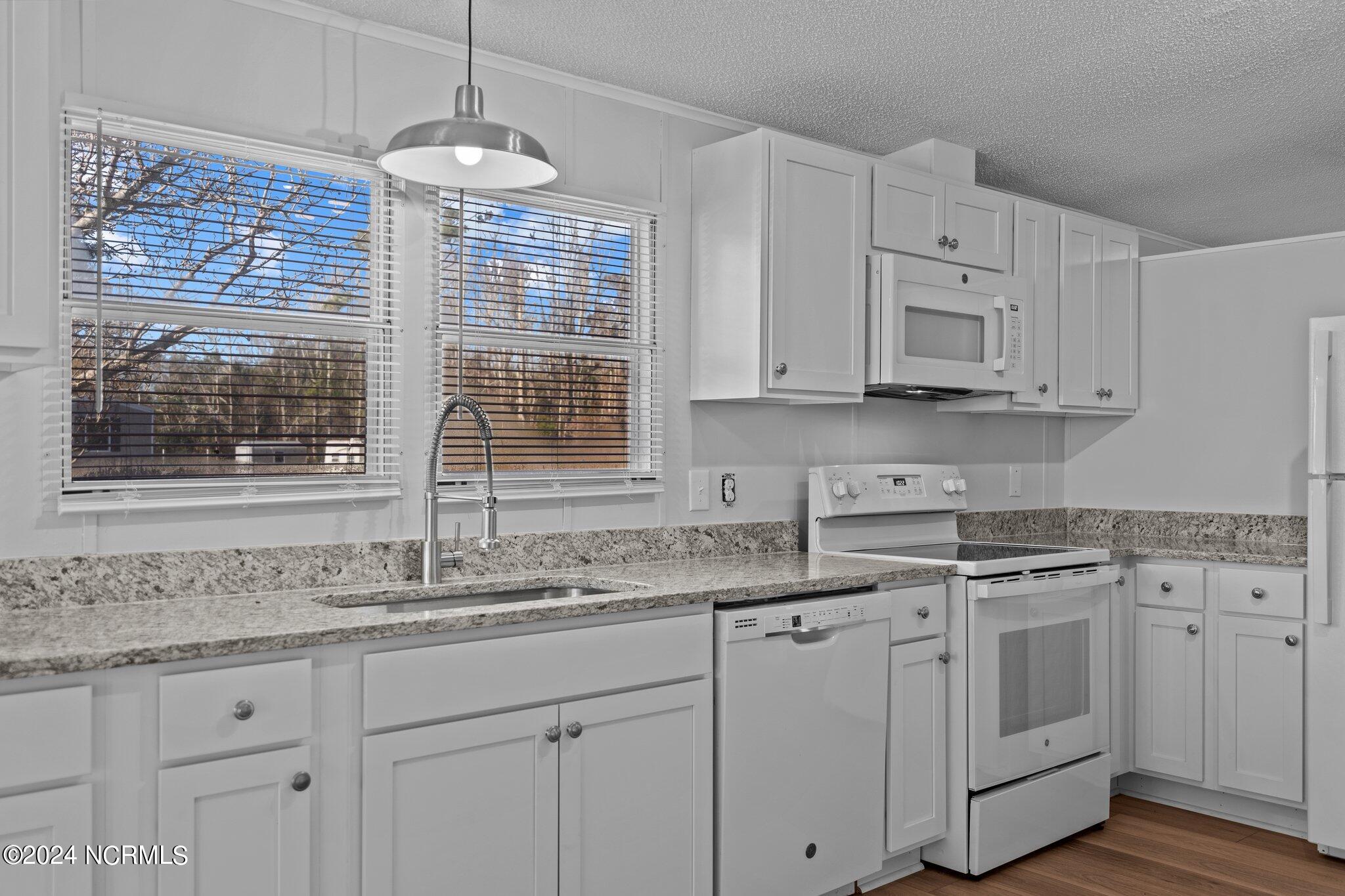 239 Bermuda Drive Hampstead, NC 28443 - Photo 13 of 60 39-web-or-mls-DSC01388