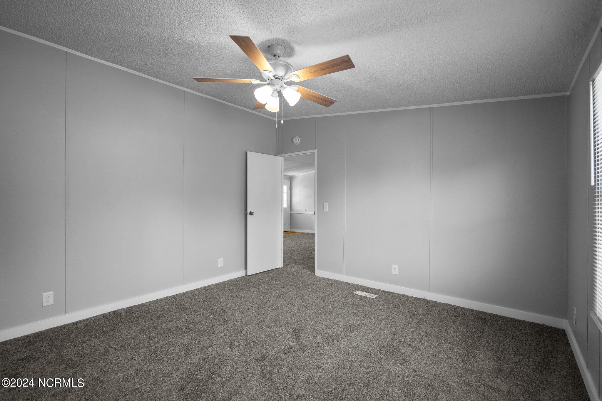 239 Bermuda Drive Hampstead, NC 28443 - Photo 18 of 60 35-web-or-mls-DSC01371