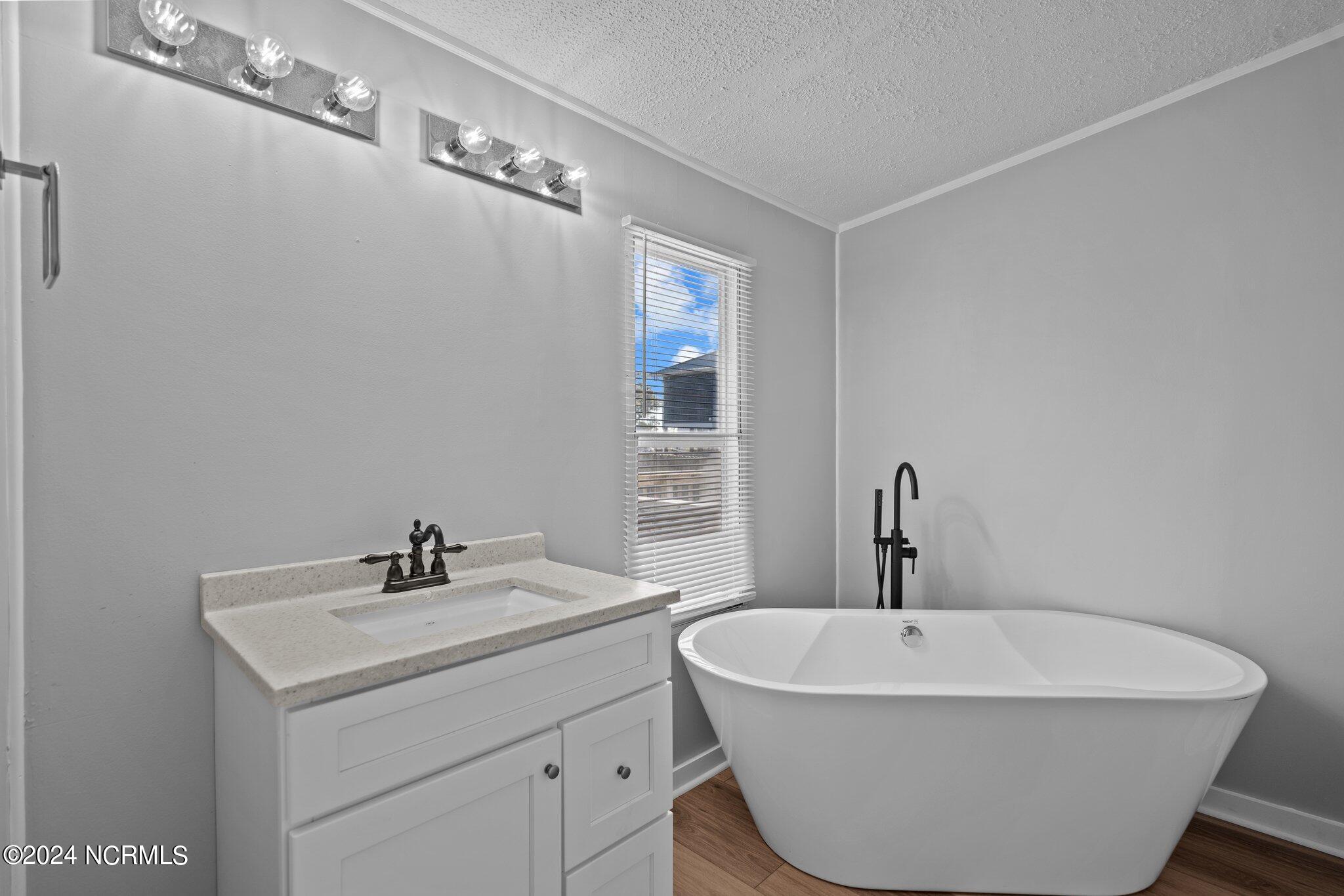 239 Bermuda Drive Hampstead, NC 28443 - Photo 19 of 60 36-web-or-mls-DSC01376