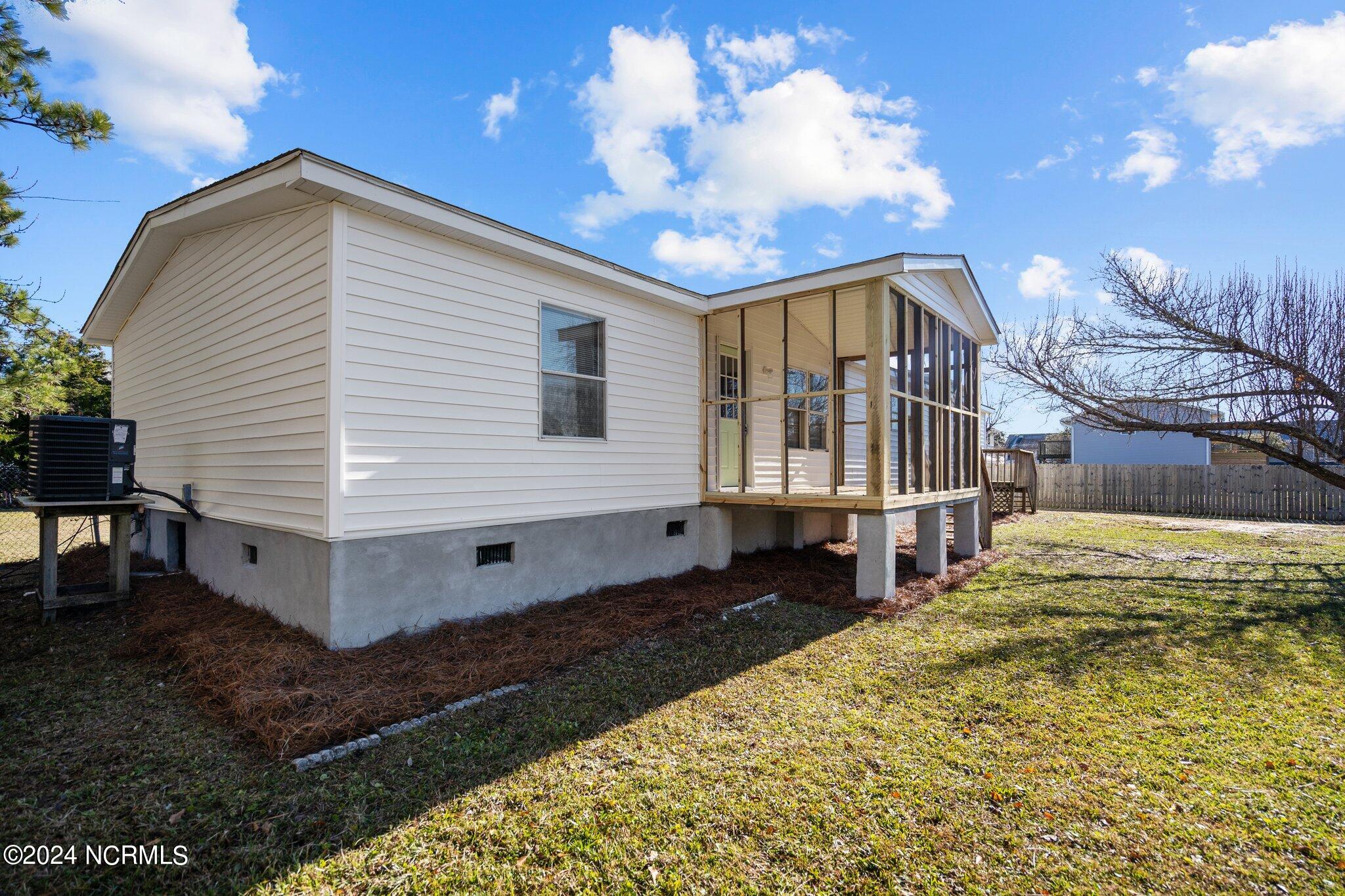 239 Bermuda Drive Hampstead, NC 28443 - Photo 5 of 60 59-web-or-mls-DSC01435