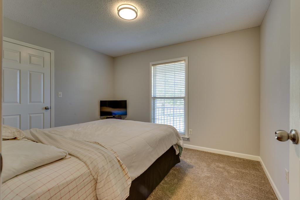2105 Zion Road Columbia, TN 38401 - Photo 17 of 29 2nd bedroom with new carpet.