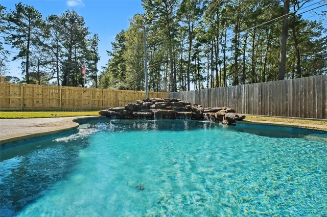 $500,000 | 2102 Candy Street, Pinehurst, TX 77362