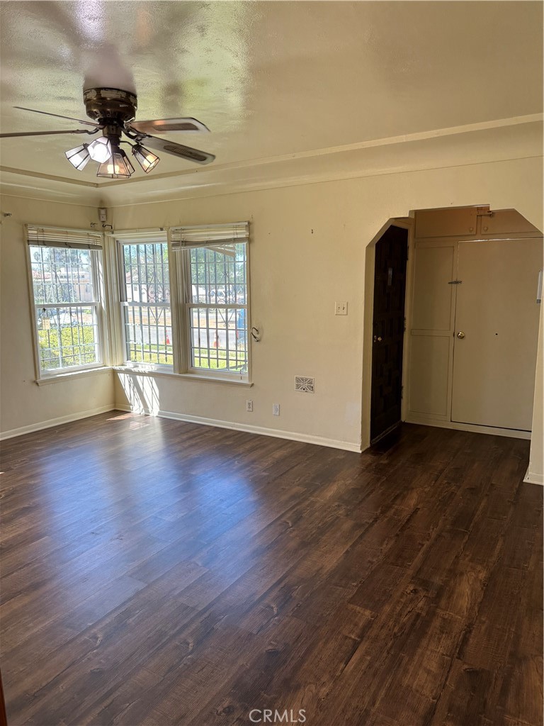 14708 South Frailey Avenue Compton, CA 90221 - Photo 15 of 26