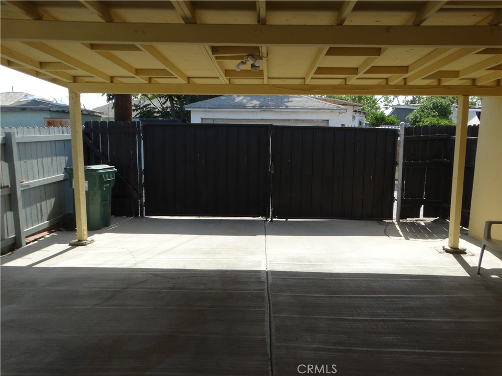 14708 South Frailey Avenue Compton, CA 90221 - Photo 7 of 26