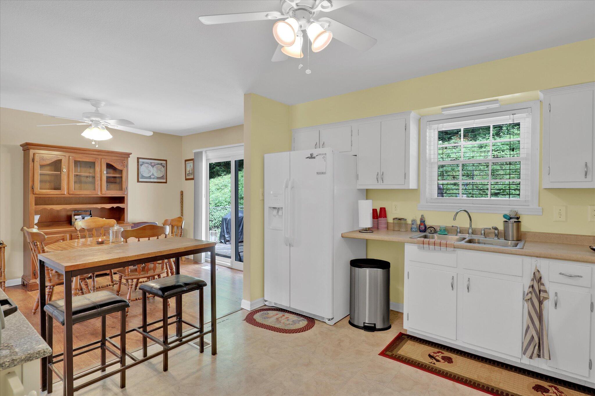 3716 Mutton Hollow Road Knoxville, TN 37920 - Photo 17 of 36 All appliances stay