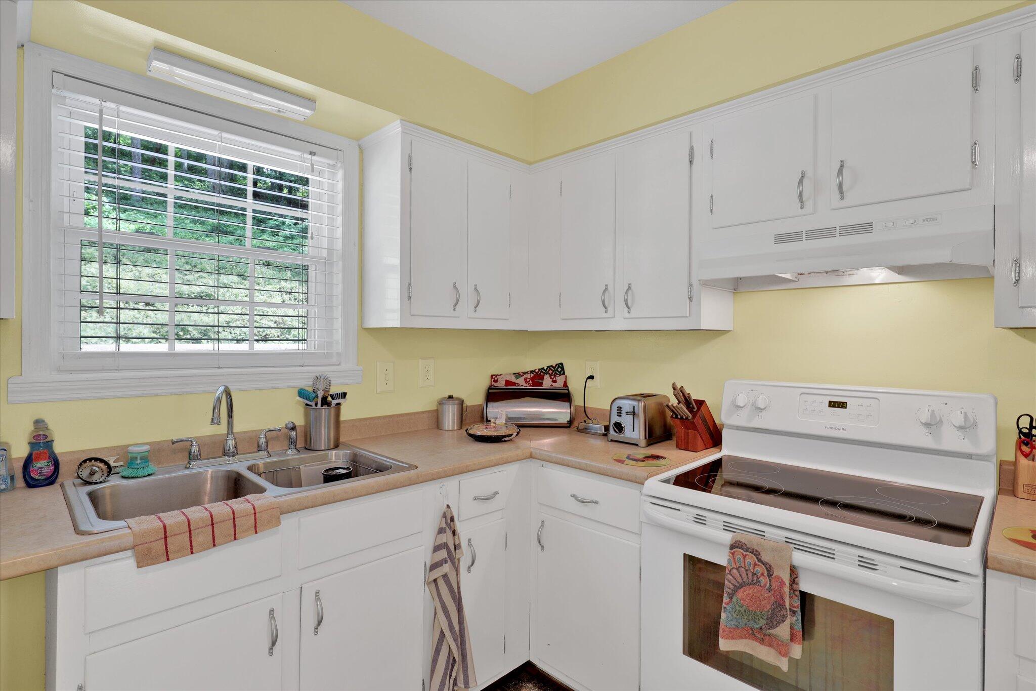 3716 Mutton Hollow Road Knoxville, TN 37920 - Photo 19 of 36 Kitchen