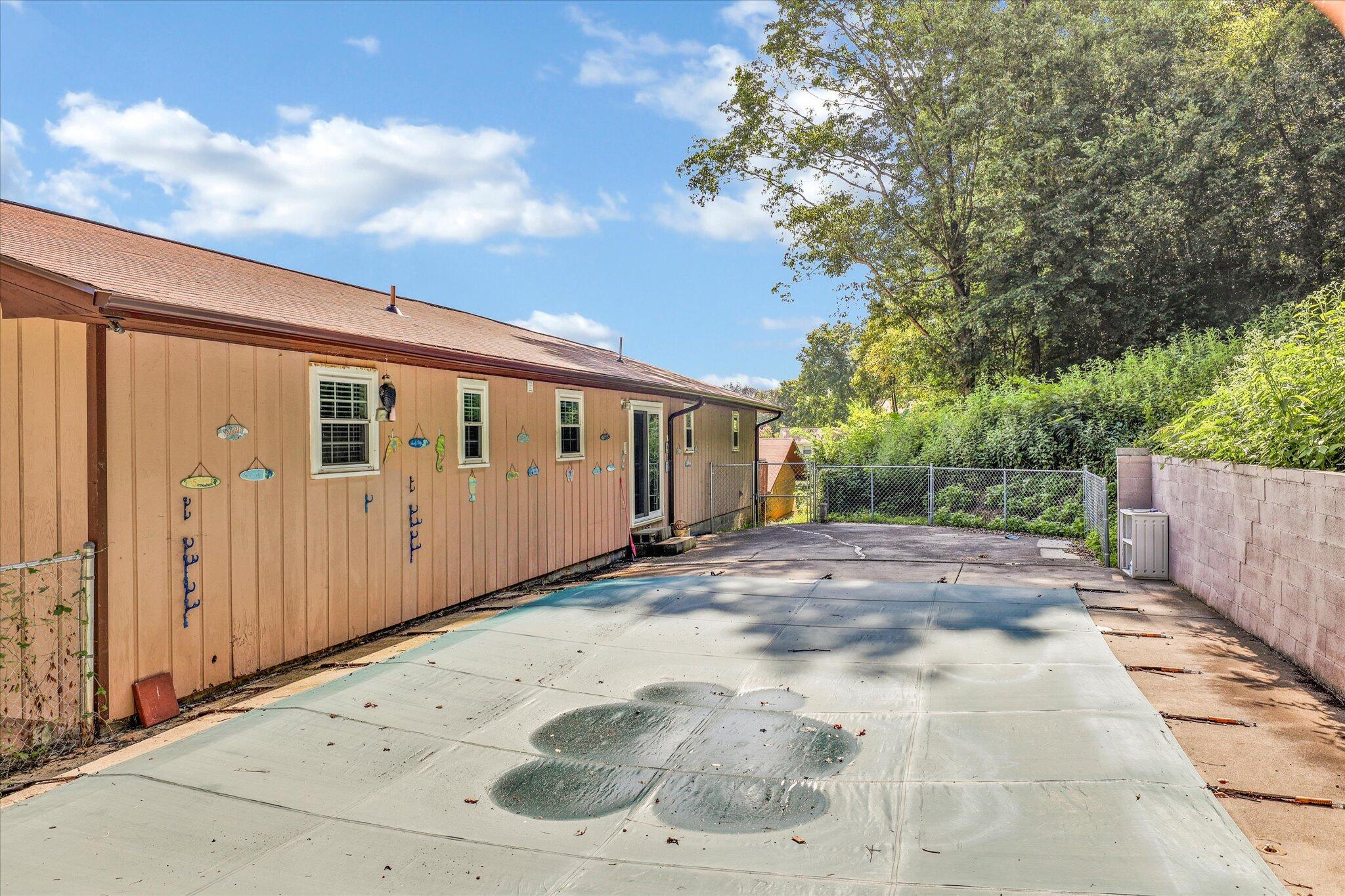 3716 Mutton Hollow Road Knoxville, TN 37920 - Photo 33 of 36 Inground Gunnite pool with safety cover