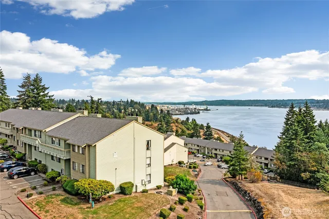 $299,000 | 1745 West Sunn Fjord Lane, Unit H307, Bremerton, WA 98312